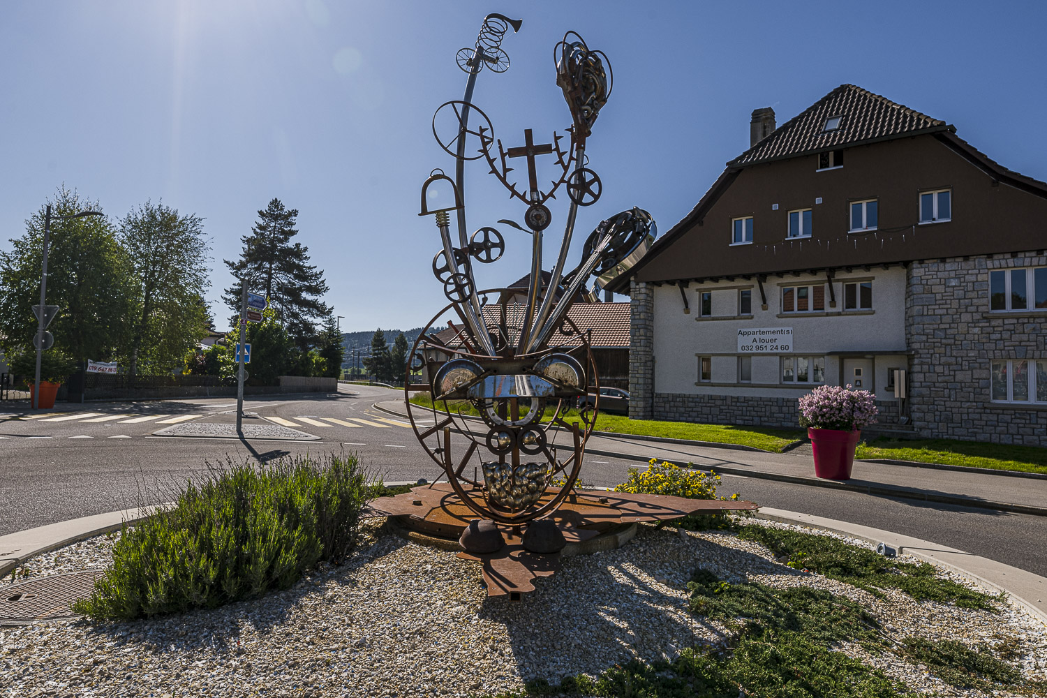 Sculpture du rond-point – Le Noirmont