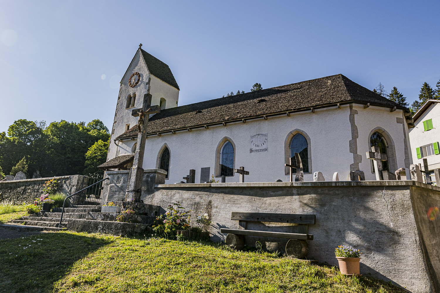 Eglise St-Valbert et vitraux de Coghuf – Soubey