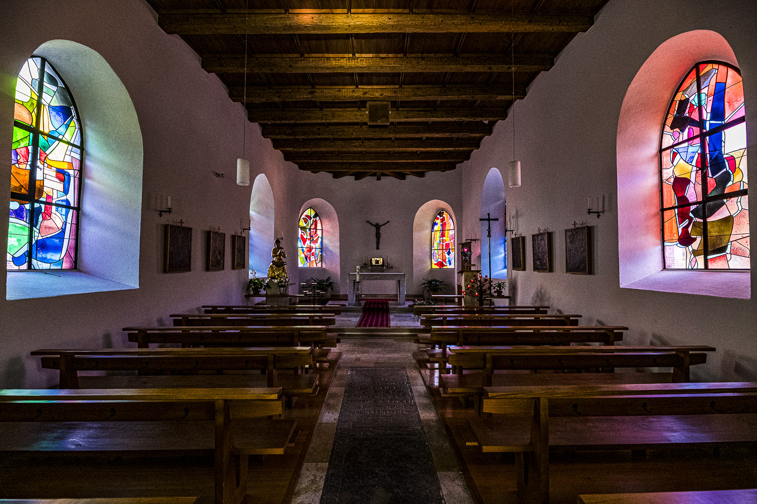 Eglise St-Valbert et vitraux de Coghuf – Soubey